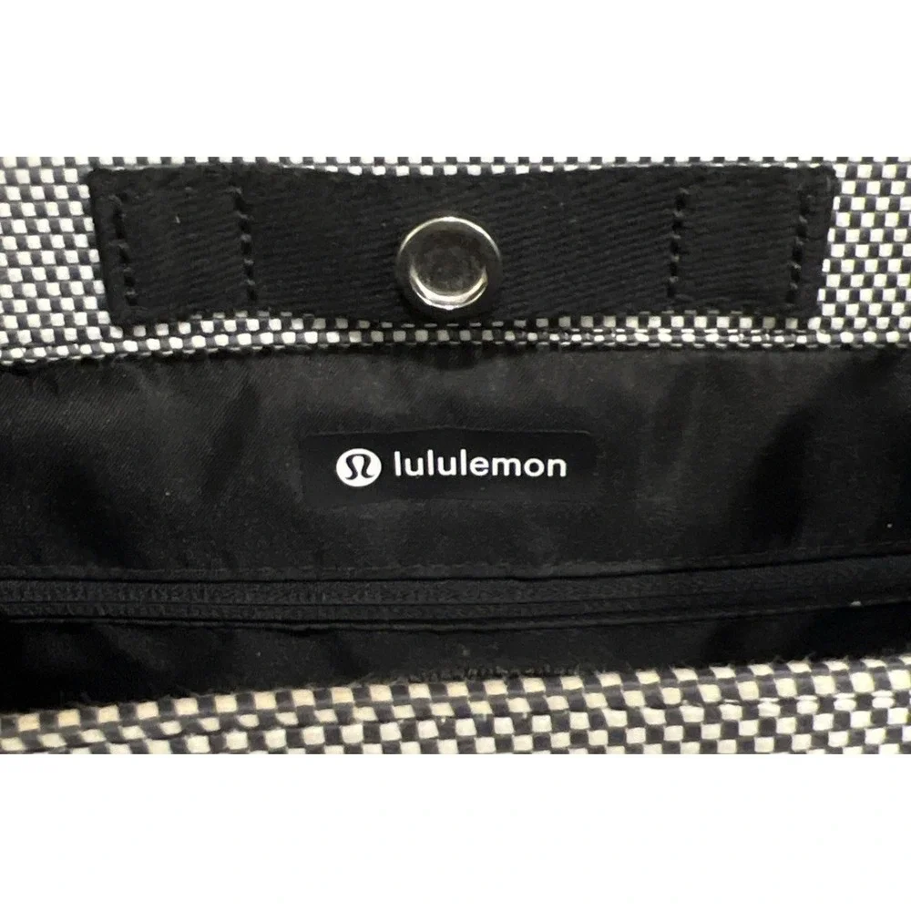 lululemon athletica lululemon two